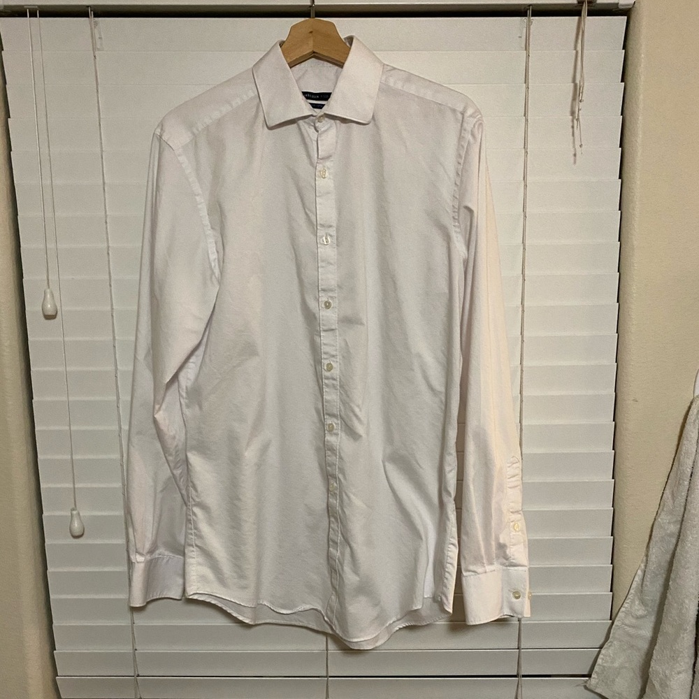 Men’s Van Heusen White Dress Shirt